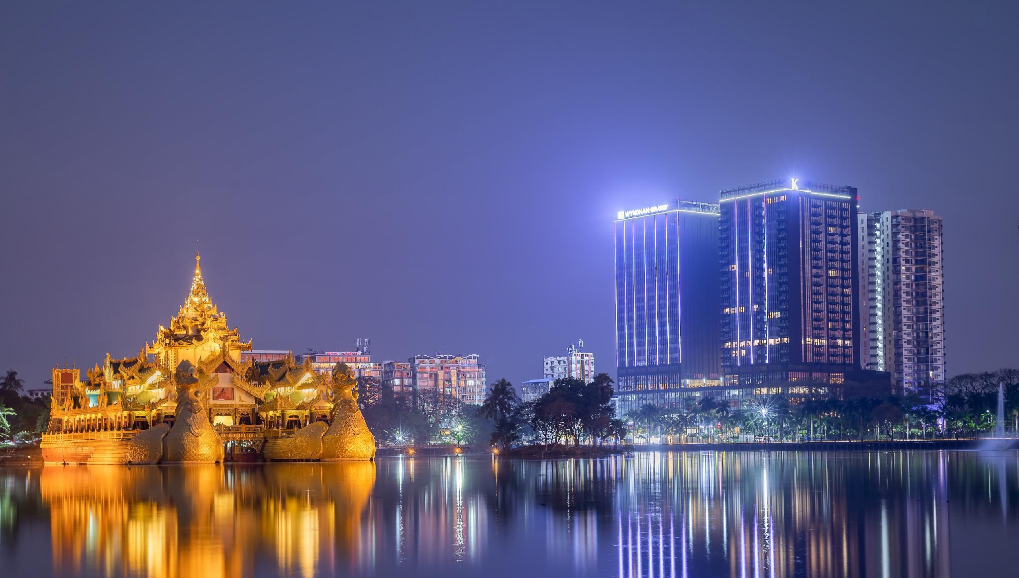 Wyndham Grand Yangon Hotel Exterior photo