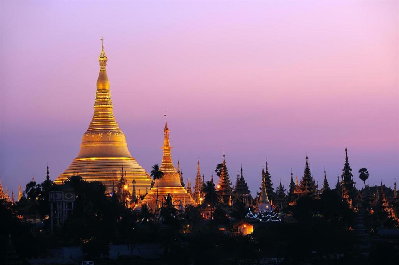 Wyndham Grand Yangon Hotel Exterior photo